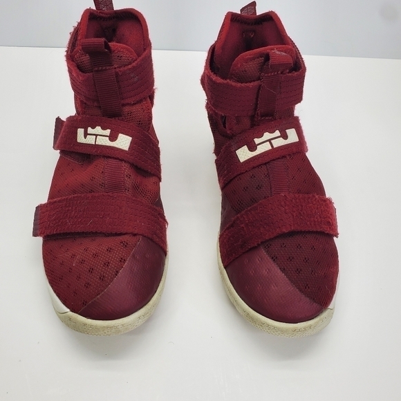 Nike LeBron Soldier 10 Team Burgundy Basketball Size 5Y 6.5 Women Shoes - Picture 8 of 16